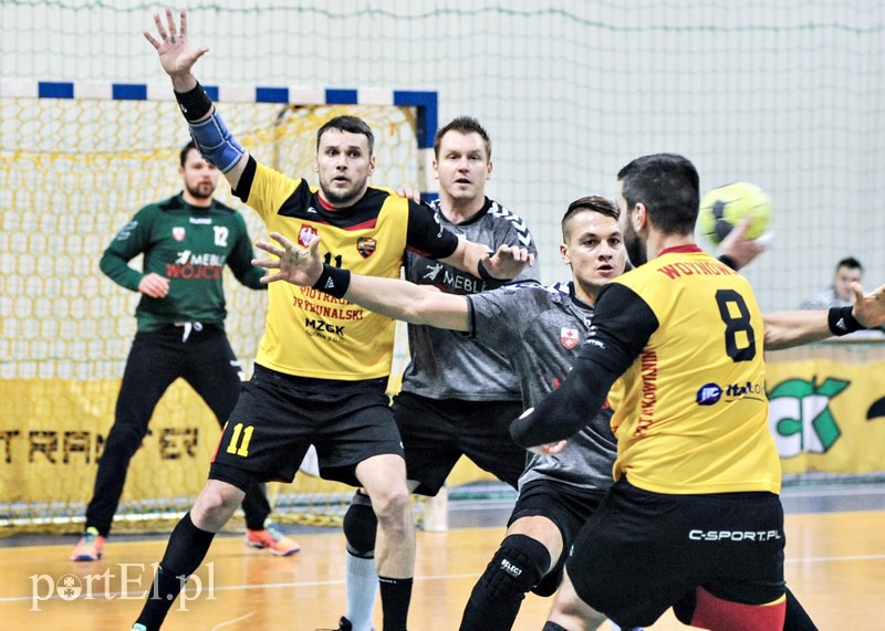 Spadkowicz pokonał Meblarzy