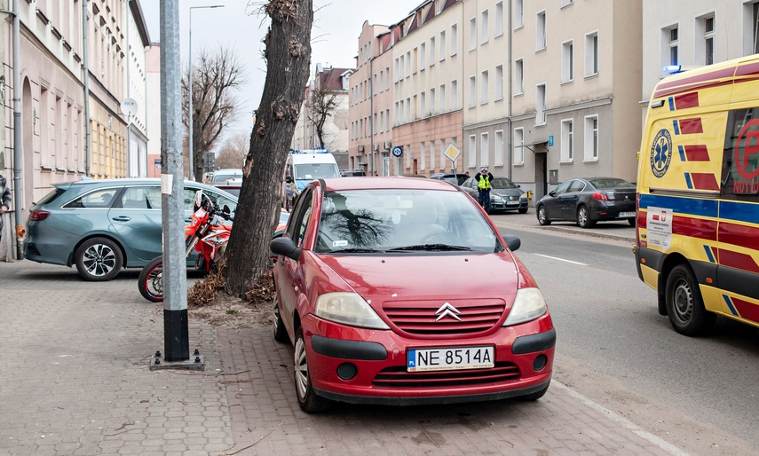 Uderzyła w motocyklistę