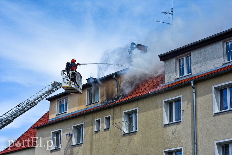 Pożar dachu budynku wielorodzinnego przy ul. Ogrodowej
