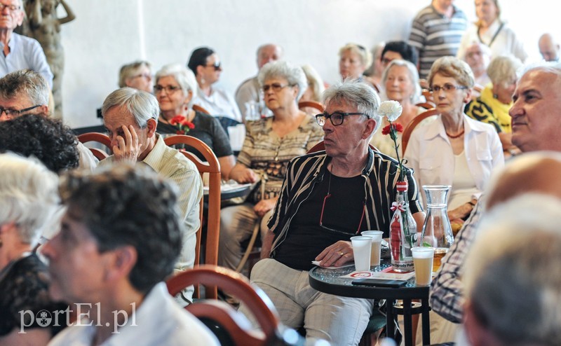 Osądzić, opowiedzieć o tym społeczeństwu, a na koniec ułaskawić