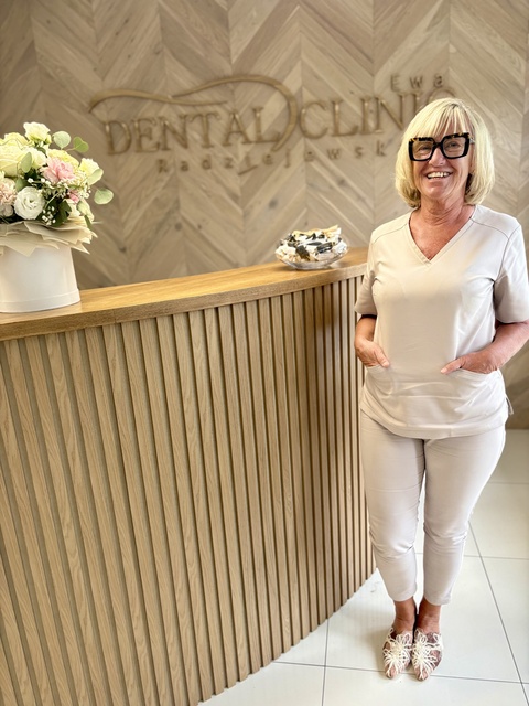 Historia pisana uśmiechem - 40 lat troski o zdrowy uśmiech. Dental Clinic Ewa Radziejewska 1986-2026