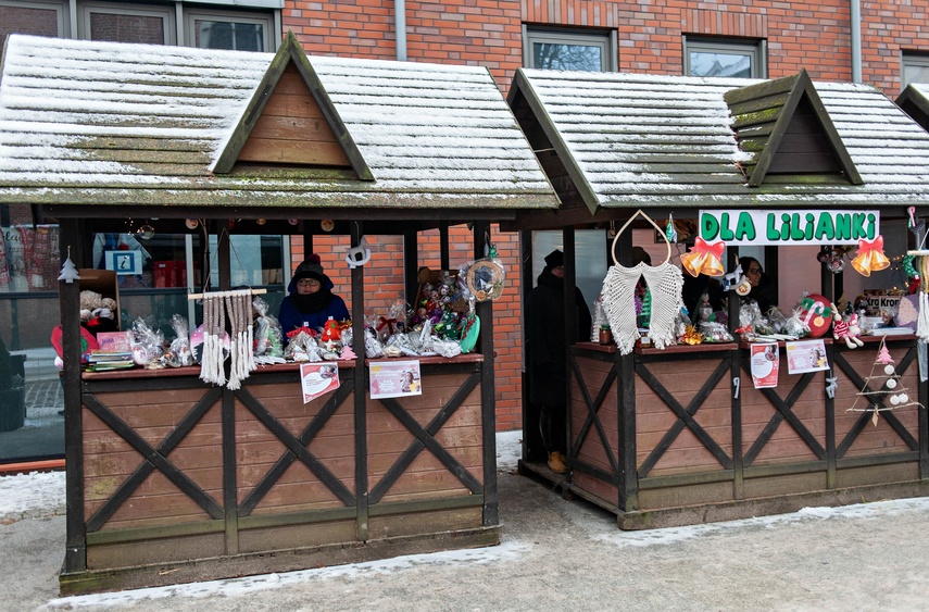 Mikołaj, stragany, koncerty. Trwają Świąteczne Spotkania Elblążan