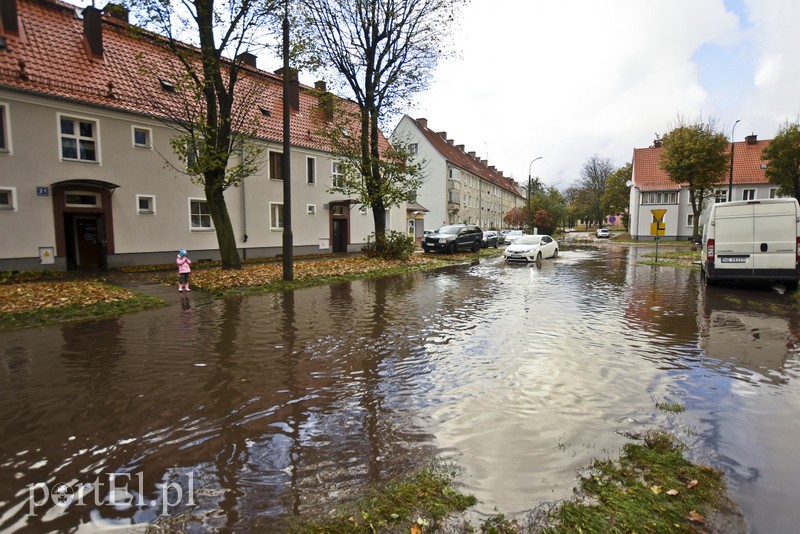Ul. Rechniewskiego zalana