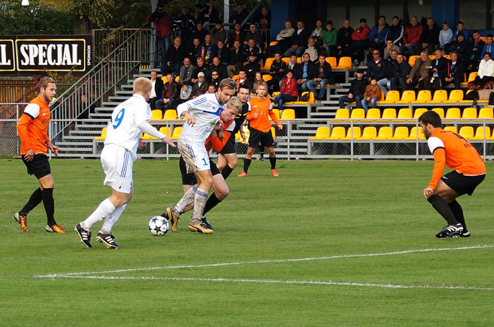Derby na remis