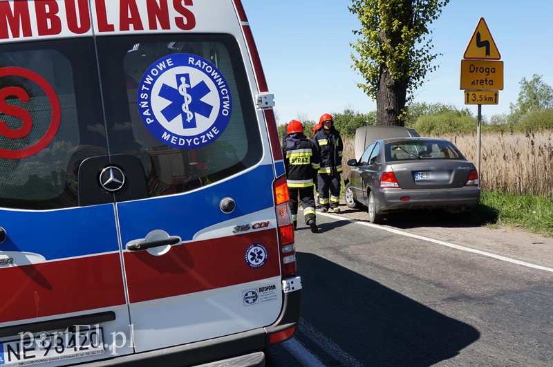 Karczowiska Górne: hyundaiem w drzewo