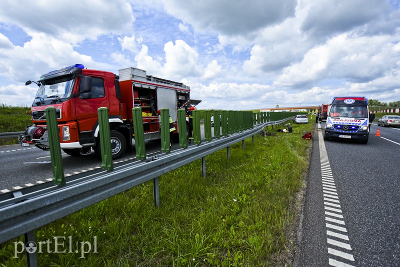 Uderzył w barierki na drodze w kierunku Gdańska