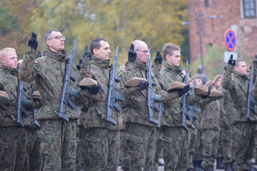 Przysięga WOT w 43 batalionie lekkiej piechoty w Braniewie