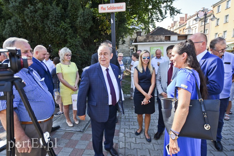 Premier z wizytą, przekop na wybory