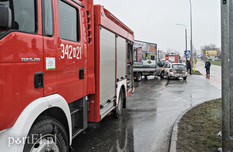  Kolizja na skrzyżowaniu Dąbka z Węgrowską