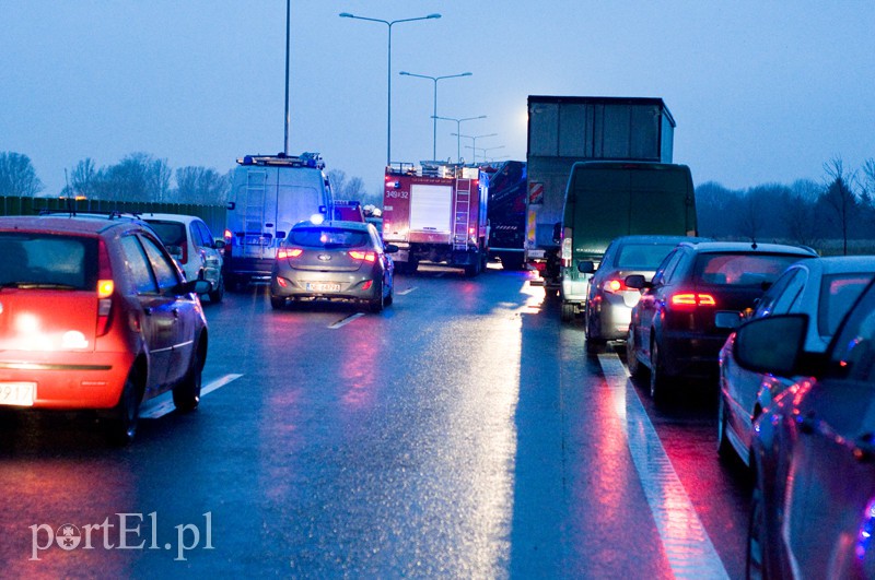  Wypadek na obwodnicy. Uwaga na korki!