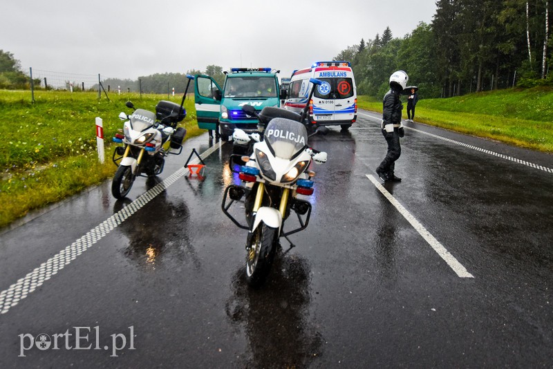 Wpadli w poślizg na ul. Łęczyckiej i na S22