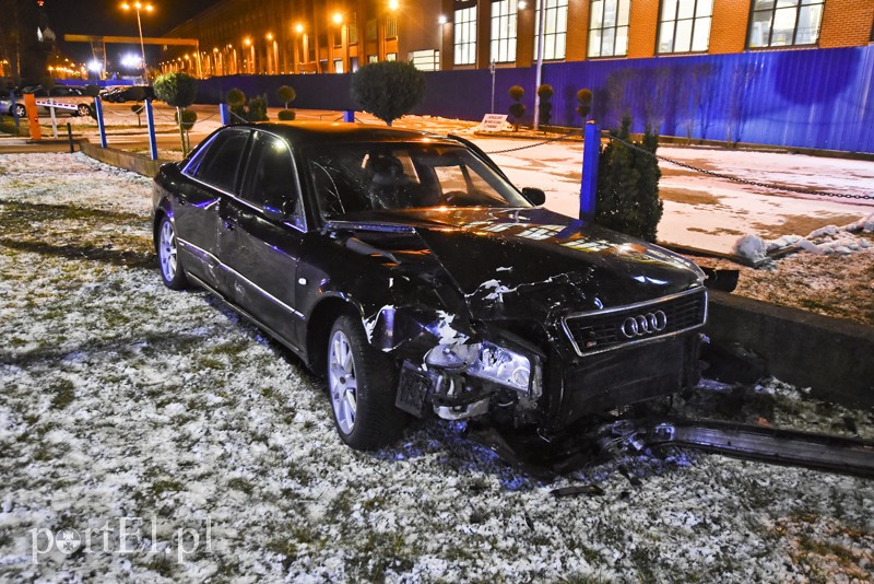 Zderzenie opla z audi na skrzyżowaniu ulic Niskiej i Nowej