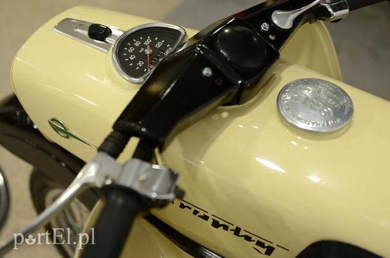 Stare motocykle w Ratuszu Staromiejskim