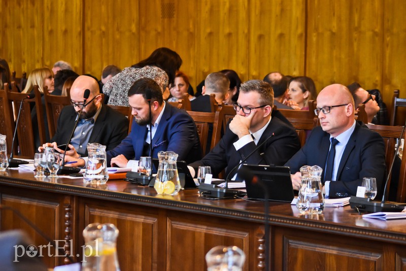 Trwa sesja Rady Miejskiej. Oglądaj na żywo!