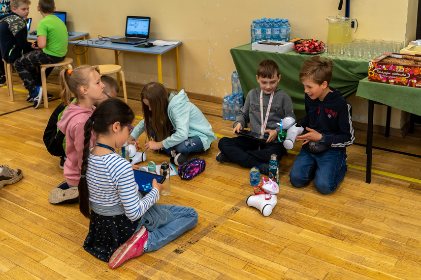 Ludzie, roboty, programowanie i rywalizacja
