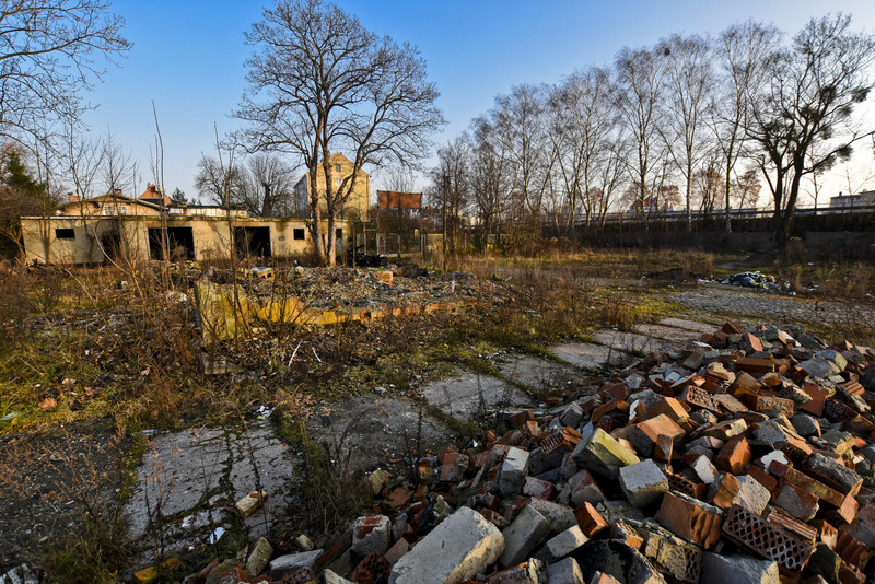 Teren nad rzeką, który trudno sprzedać