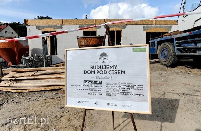 Dom pod cisem, czyli niech się mury pną do góry