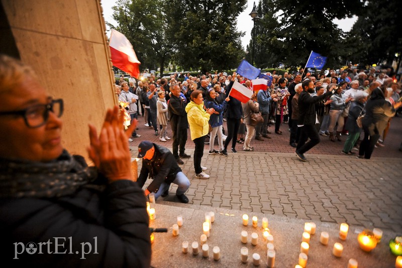 Prezydencie chcemy weta, czyli kolejny protest pod sądem
