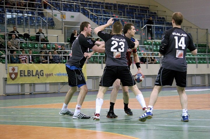 Zwycięstwo elbląskich szczypiornistów na zakończenie rozgrywek