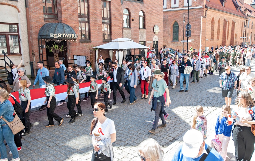 Biało-czerwony marsz przeszedł przez Stare Miasto