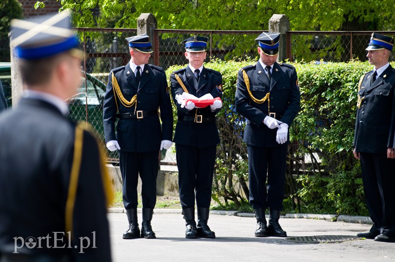Dla strażaków awanse, dla komendanta emerytura