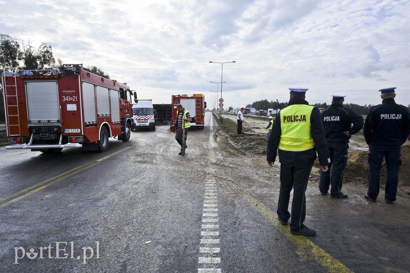 Tir zablokował ruch na siódemce