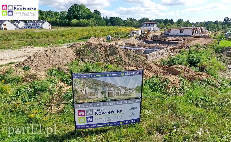 Zobacz jak powstaje nowe osiedle domów na Bielanach