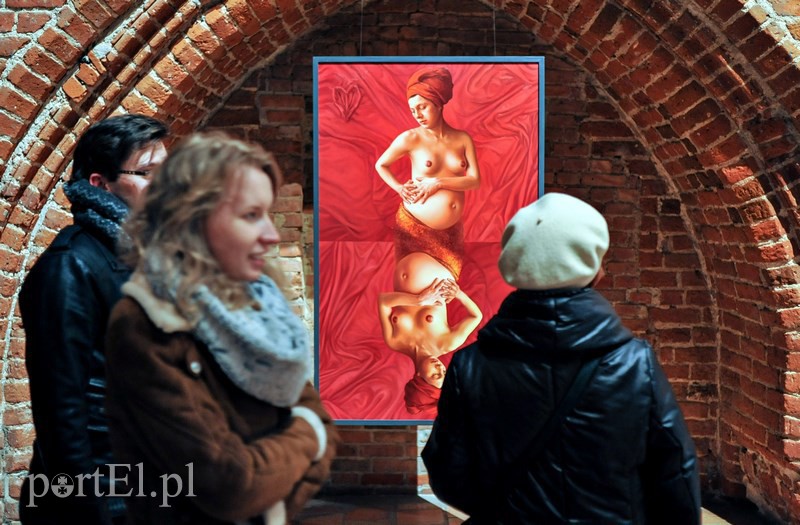 Kobieta na pierwszym planie