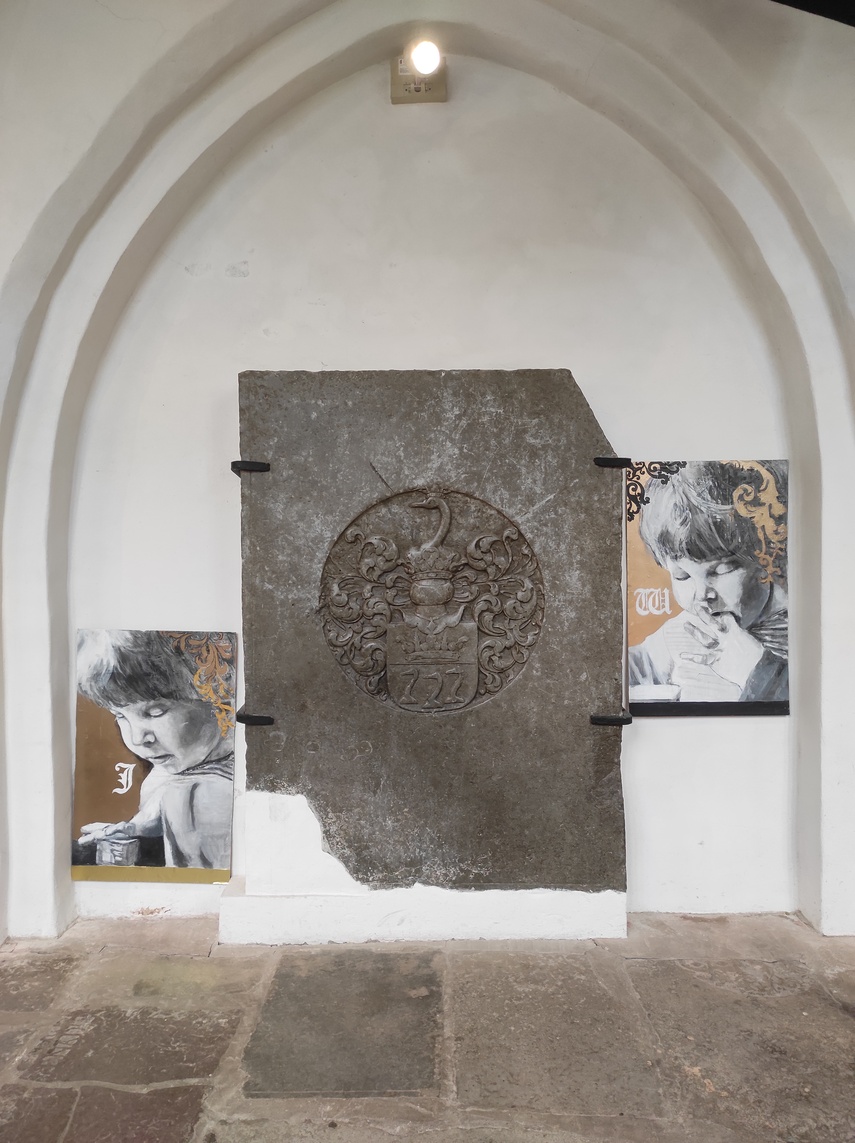 Krużganek Galerii EL należy do młodych artystów