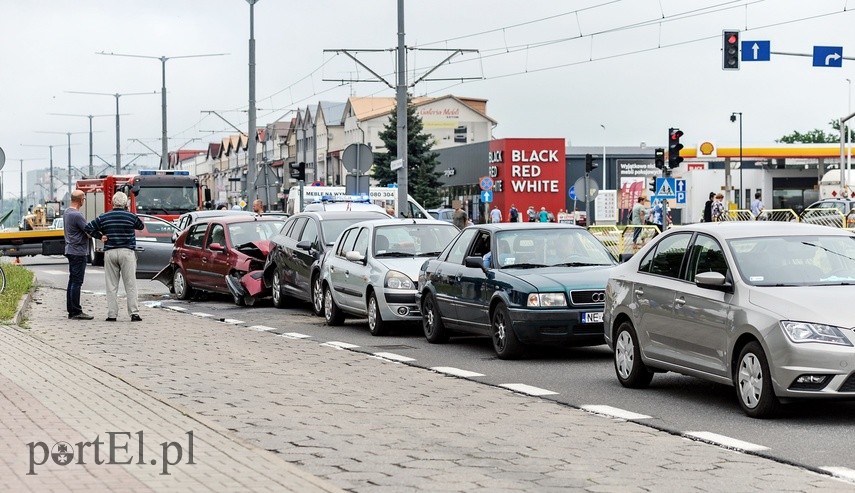 Kraksa sześciu aut na płk. Dąbka
