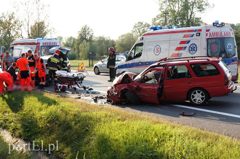 Wypadek w Kazimierzowie. Siódemka zablokowana