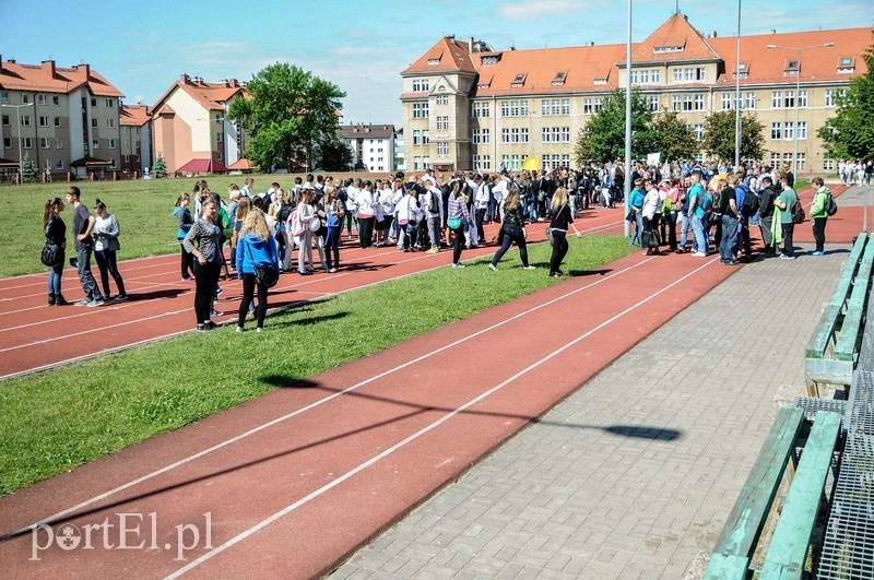 Ta młodzież nie chce palić
