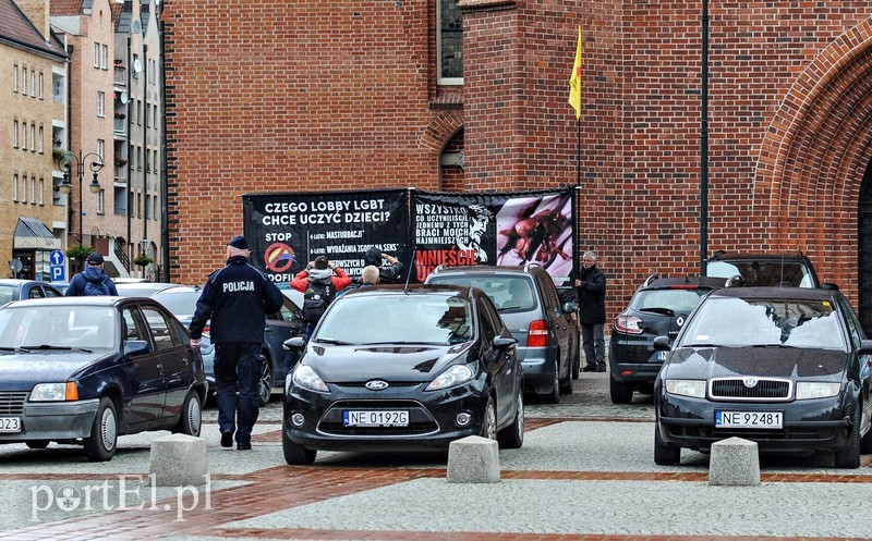 Protestujący:Pycha w kościele katolickim jest najgorszym grzechem
