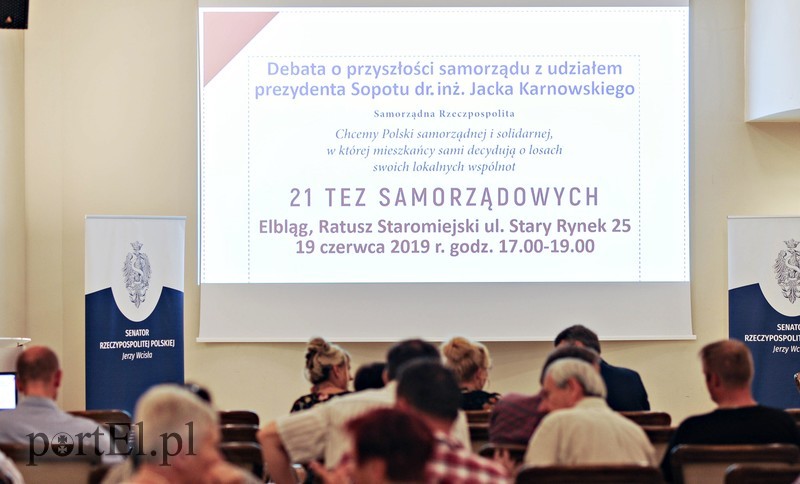 W obronie samorządności