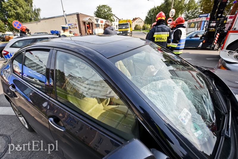 Zderzenie bmw i mazdy ul. Malborskiej