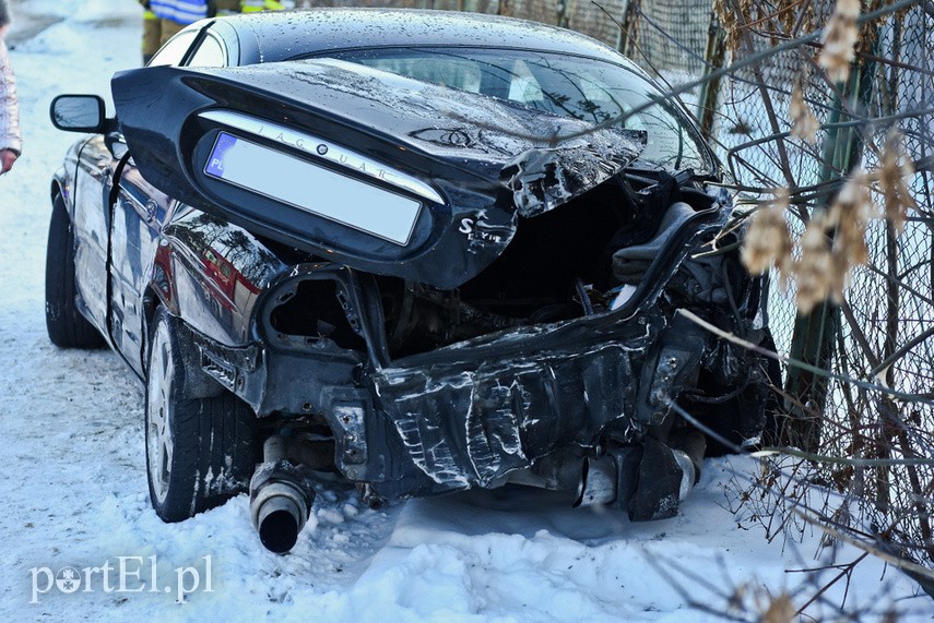 Zderzenie forda z jaguarem na ul. Browarnej