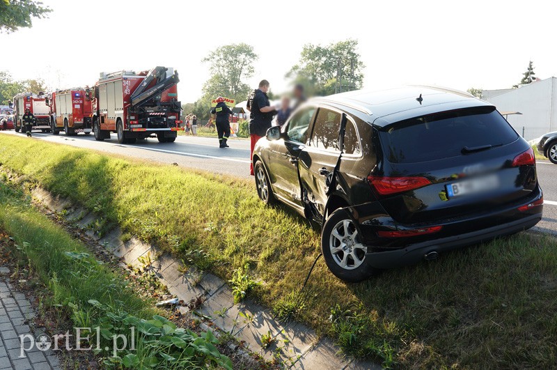 Wypadek w Kazimierzowie. Siódemka zablokowana