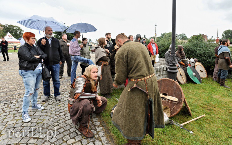 Historia opowieścią się toczy