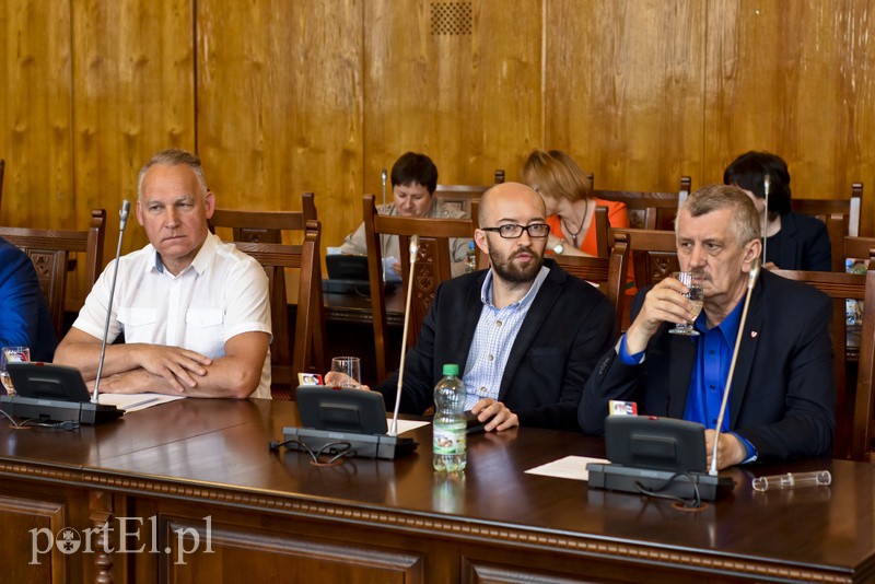 Nadzwyczajnie krótka sesja