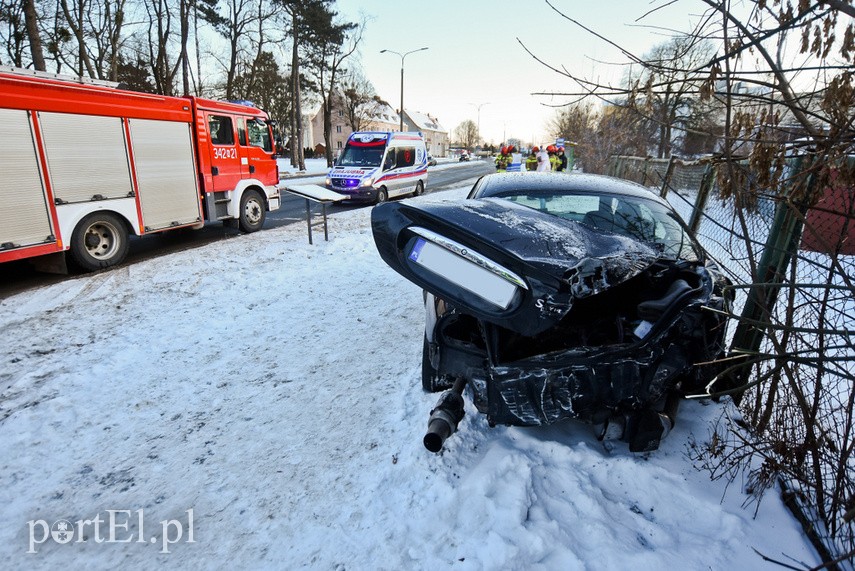Zderzenie forda z jaguarem na ul. Browarnej