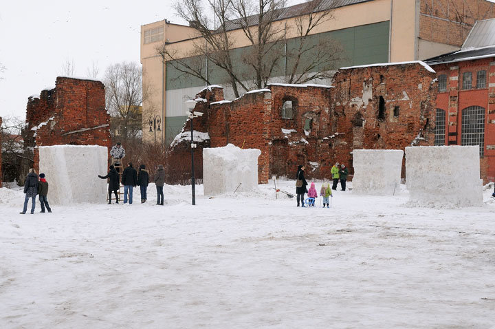 Rzeźby śniegowe w Galerii El