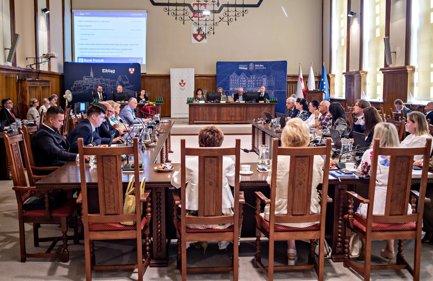 Prezydent z wotum zaufania i absolutorium