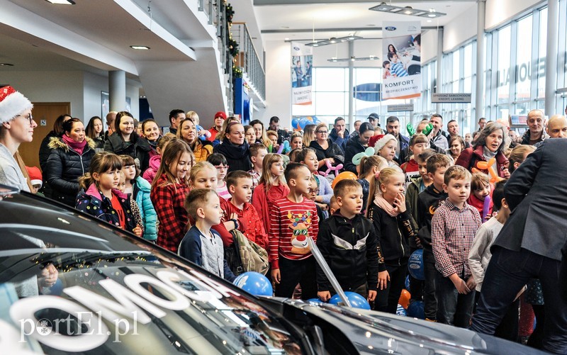 Czym podróżuje św. Mikołaj, czyli zabawa w Ford Gołębiewski