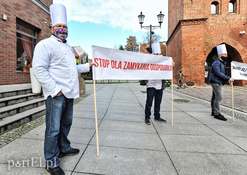Gastronomia z czarną polewką dla rządu