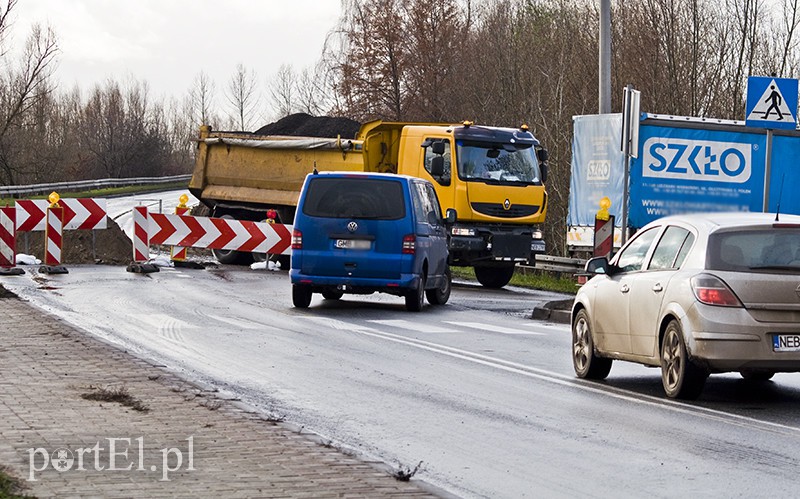  Ciężki znak korkuje drogę?