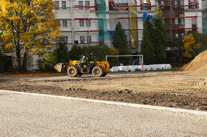 Budowa Orlika przy SP16