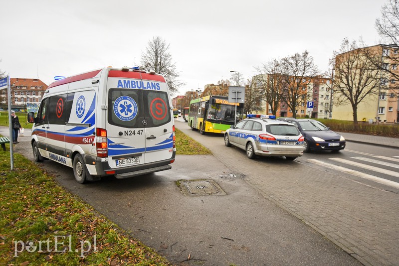 Kobieta potrącona przez autobus na ul. Mickiewicza
