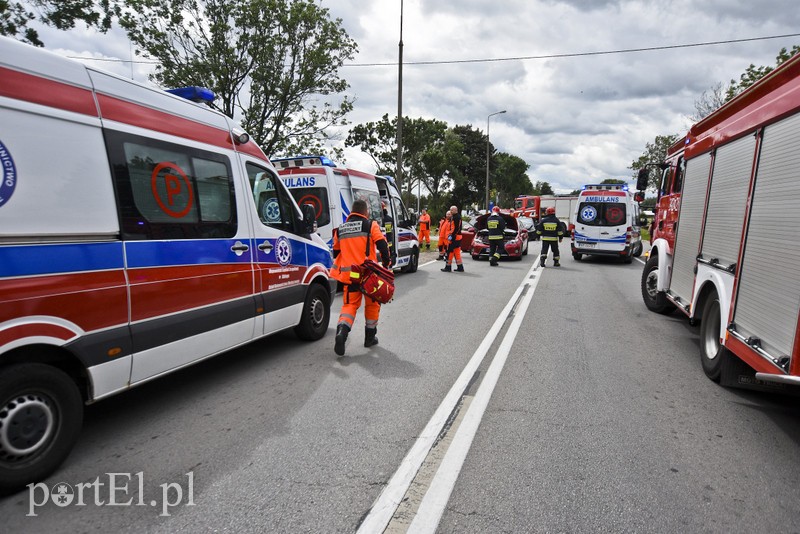 Efekt domina w wypadku. Cztery osoby ranne