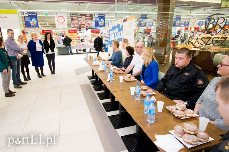  Sześć i pół pączka w pięć minut