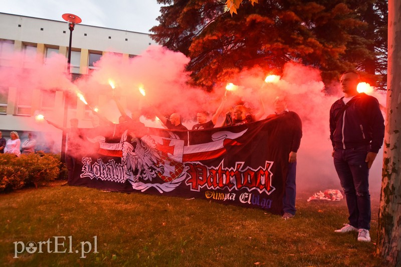 Tu mówi Polska. Tu mówi Warszawa